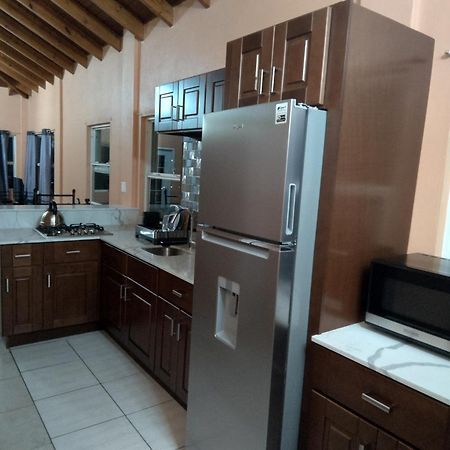 St. John's Zeus Estate Guesthouse מראה חיצוני תמונה