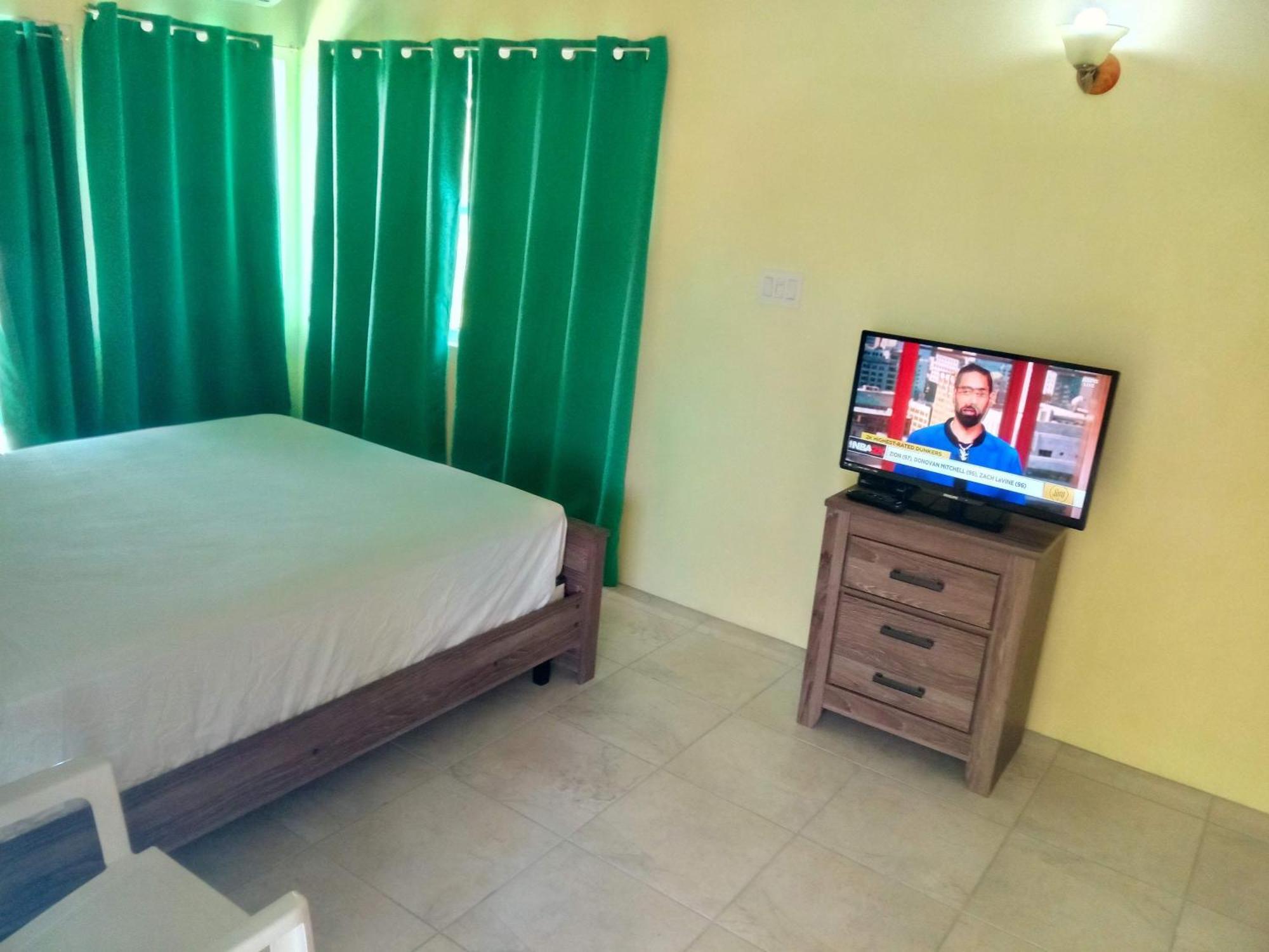 St. John's Zeus Estate Guesthouse מראה חיצוני תמונה
